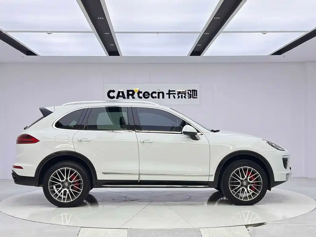 Porsche Cayenne — миниатюра 6