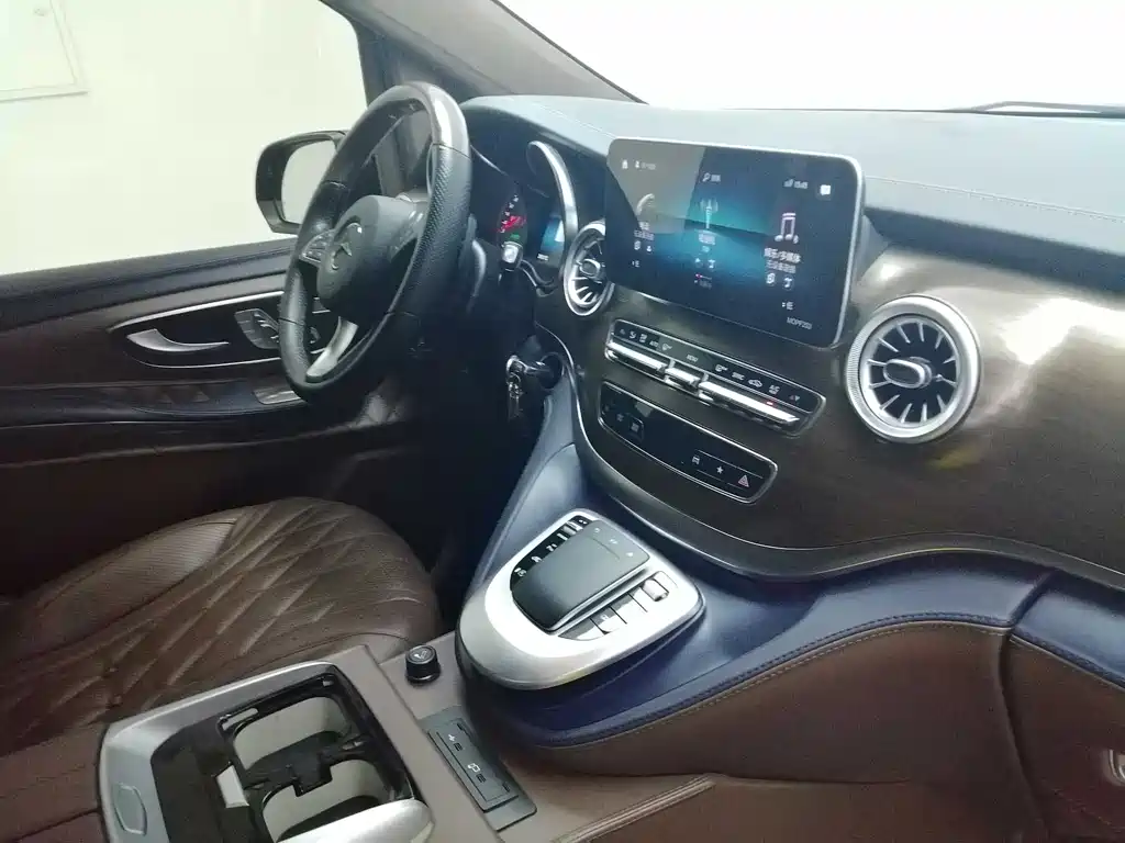 MERCEDES-BENZ V CLASS