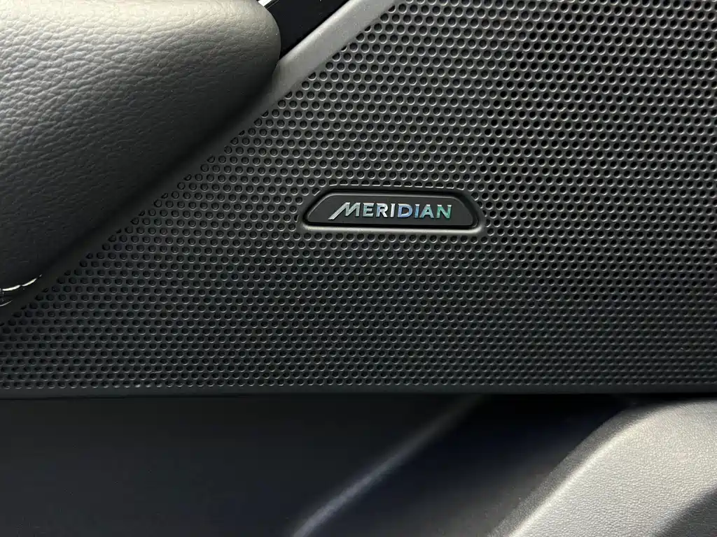 Land Rover Velar — миниатюра 10