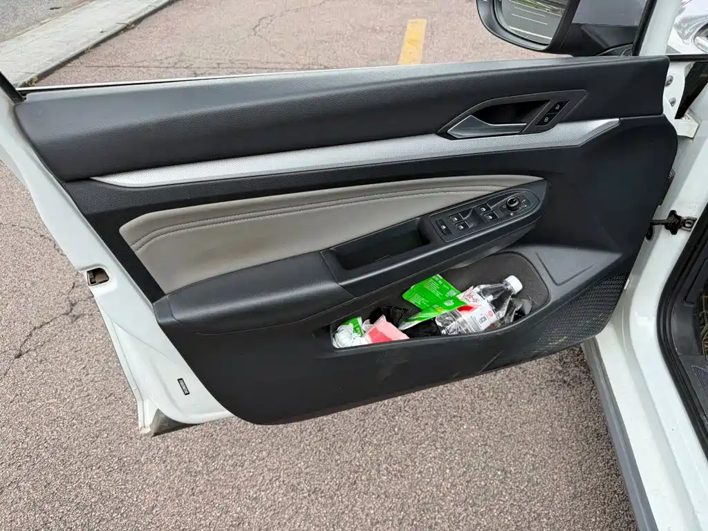 Volkswagen Golf — миниатюра 6