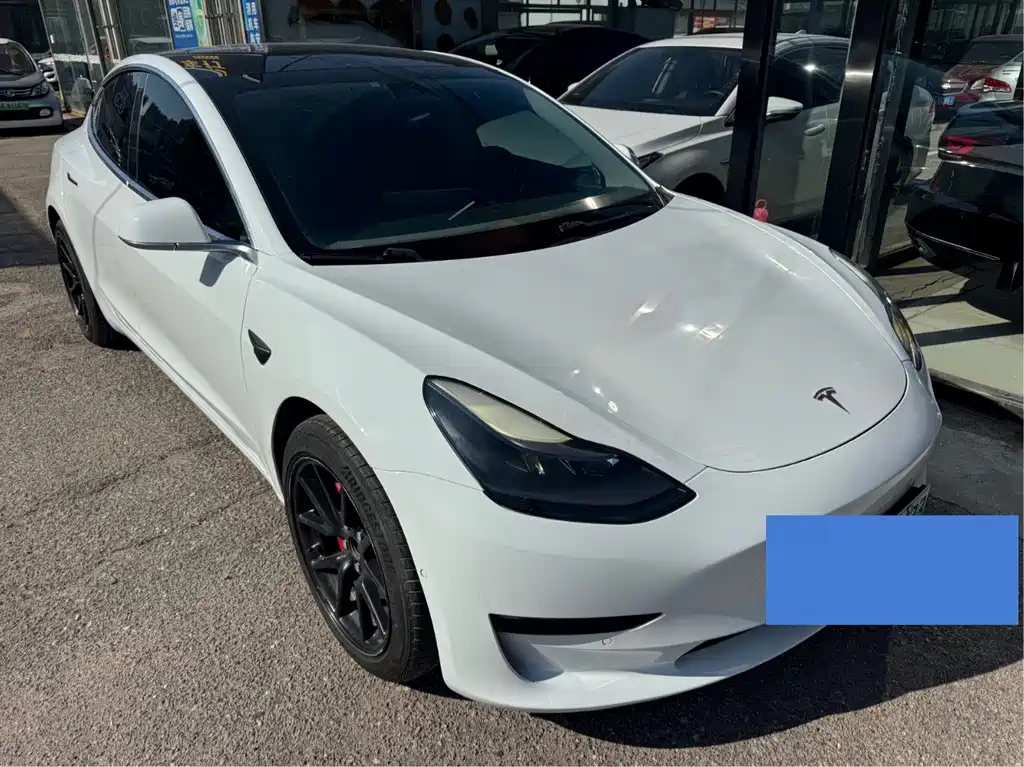 Tesla Model 3 — миниатюра 3
