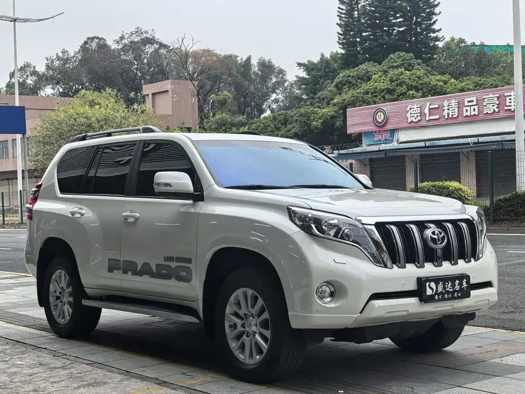 TOYOTA PRADO