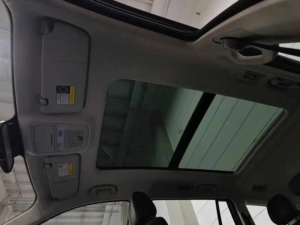 Roewe RX8 — миниатюра 14