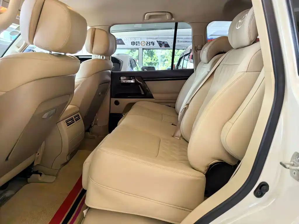 Toyota Land Cruiser — миниатюра 6