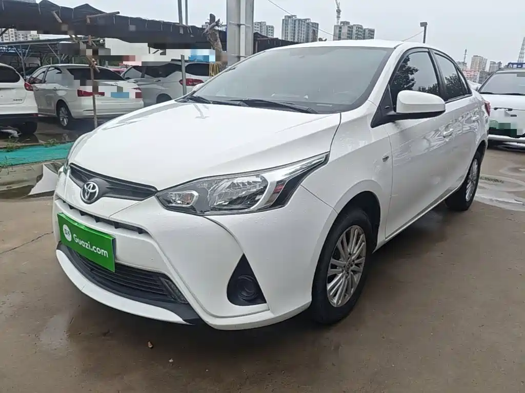 Toyota Yaris L — миниатюра 2