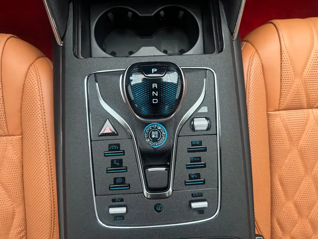 BYD Tang DM - фото 12