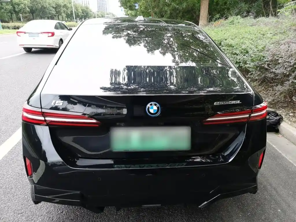 BMW i5 — миниатюра 6