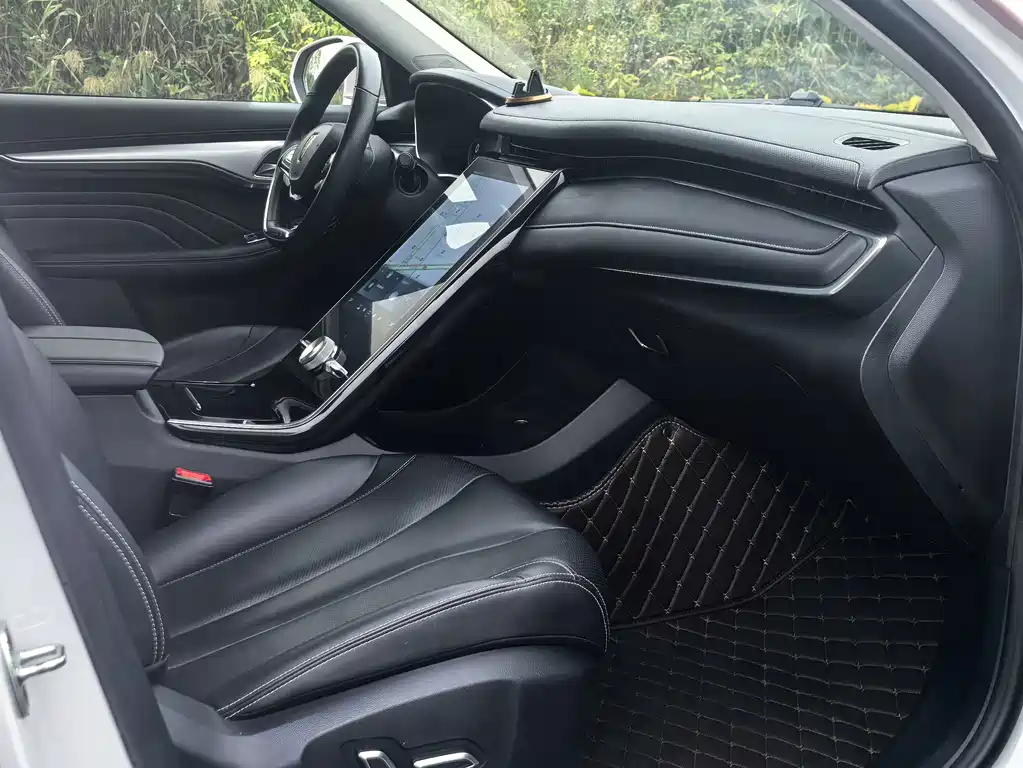 Roewe MARVEL X — миниатюра 10