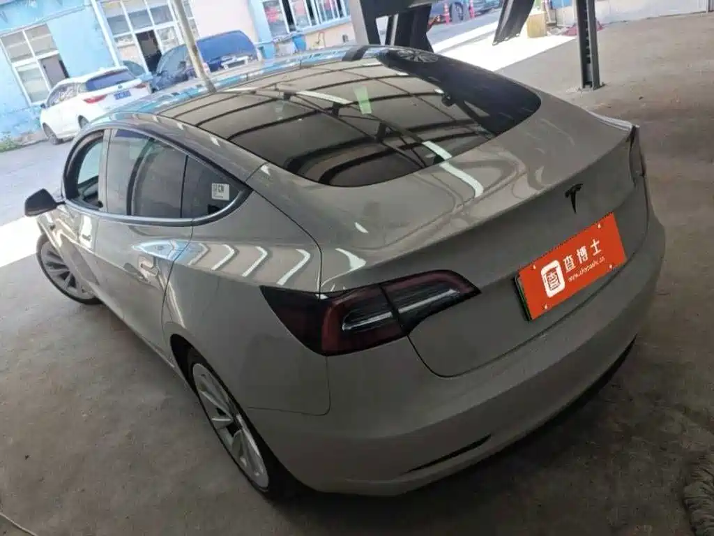 Tesla Model 3 — миниатюра 4
