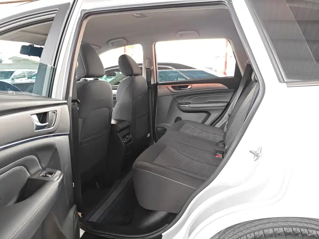 Haval M6 — миниатюра 6