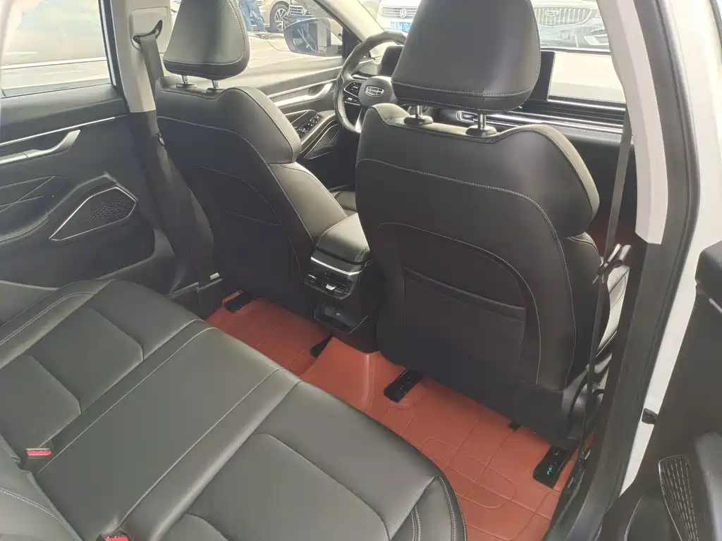 Geely Emgrand — миниатюра 8