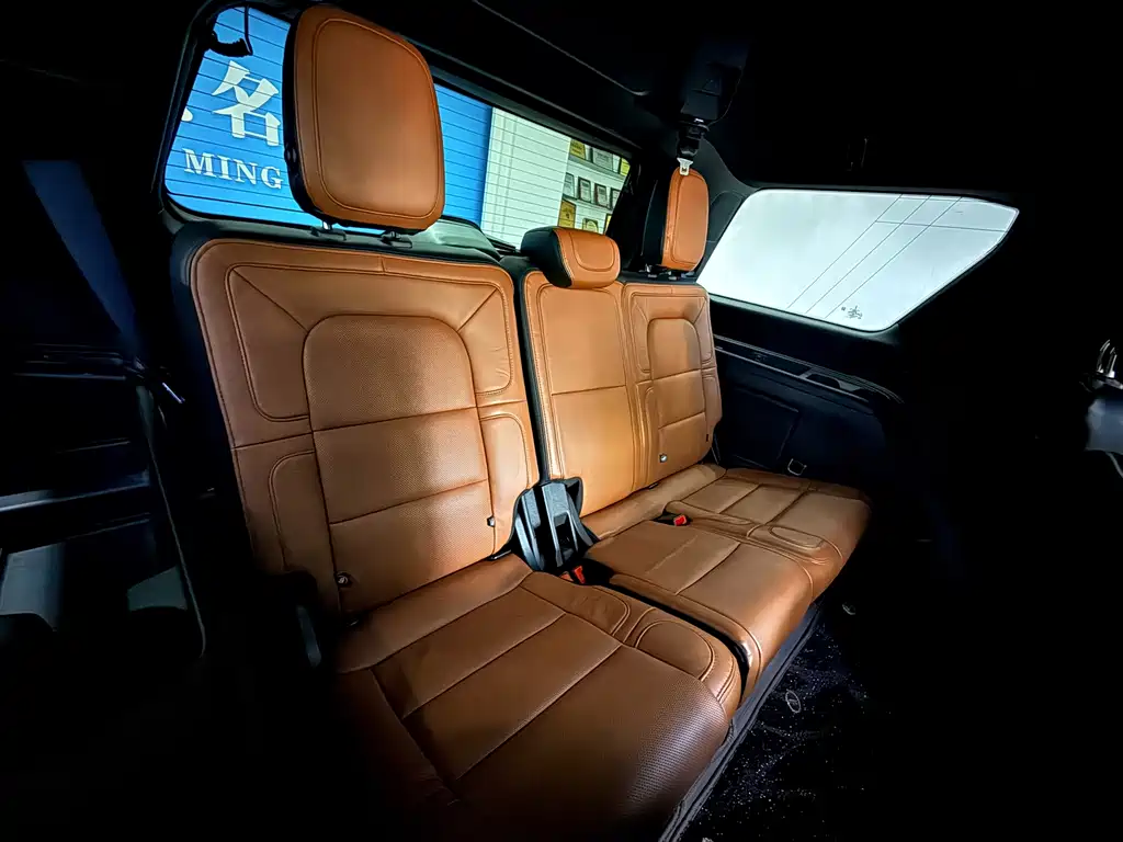 Lincoln Navigator — миниатюра 12