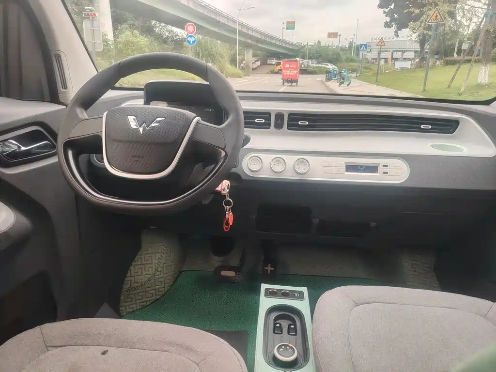 Wuling MINIEV — миниатюра 5