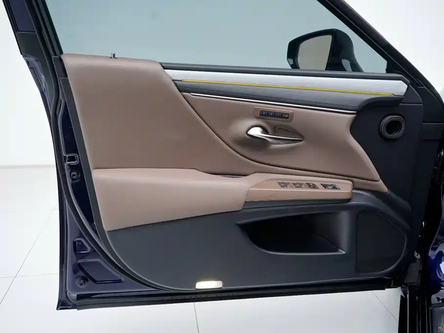 Lexus ES — миниатюра 14