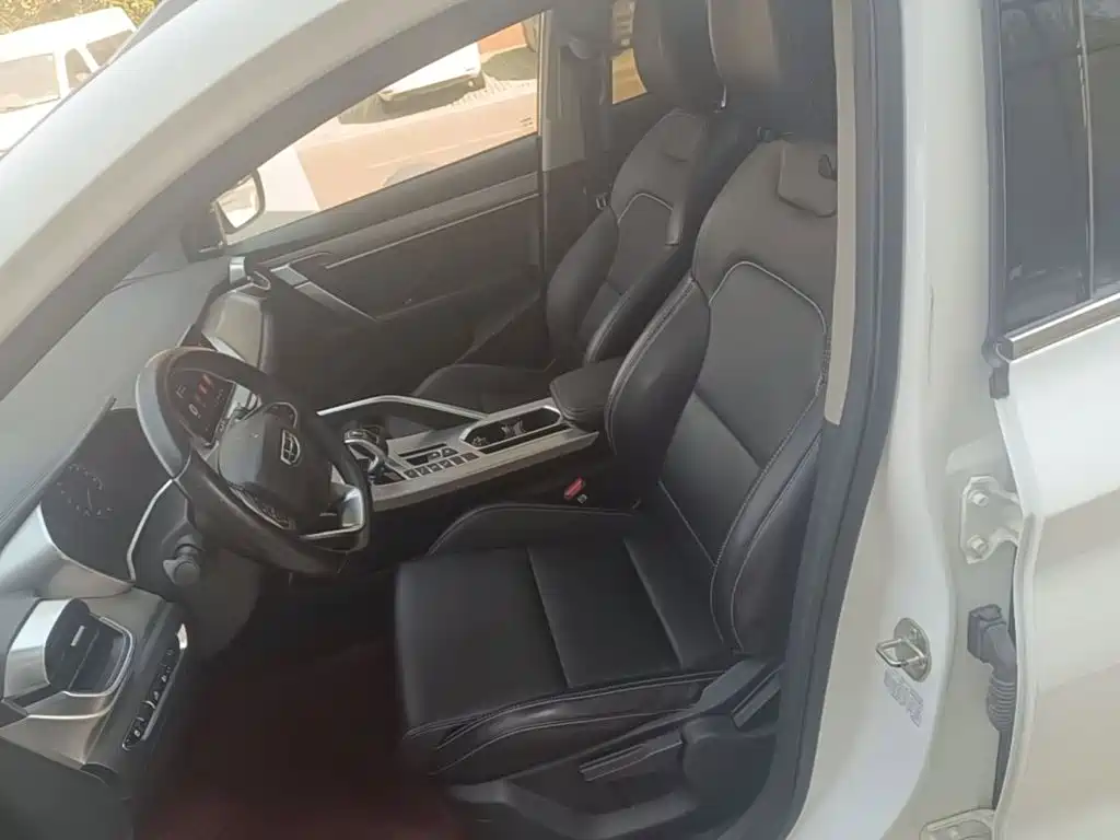 Geely Binyue — миниатюра 15