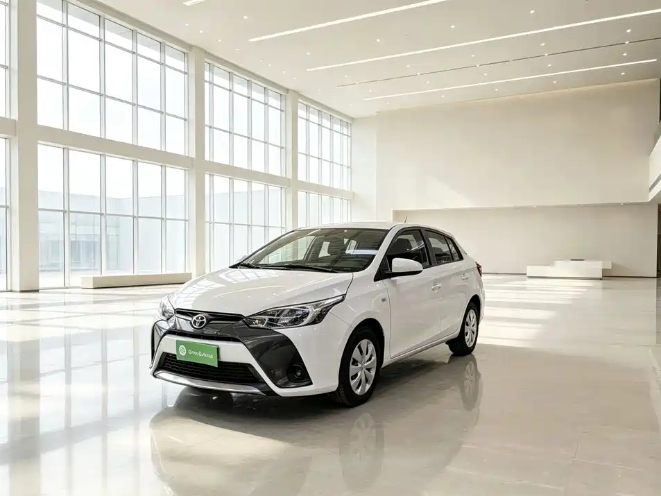 Toyota Yaris L — миниатюра 2