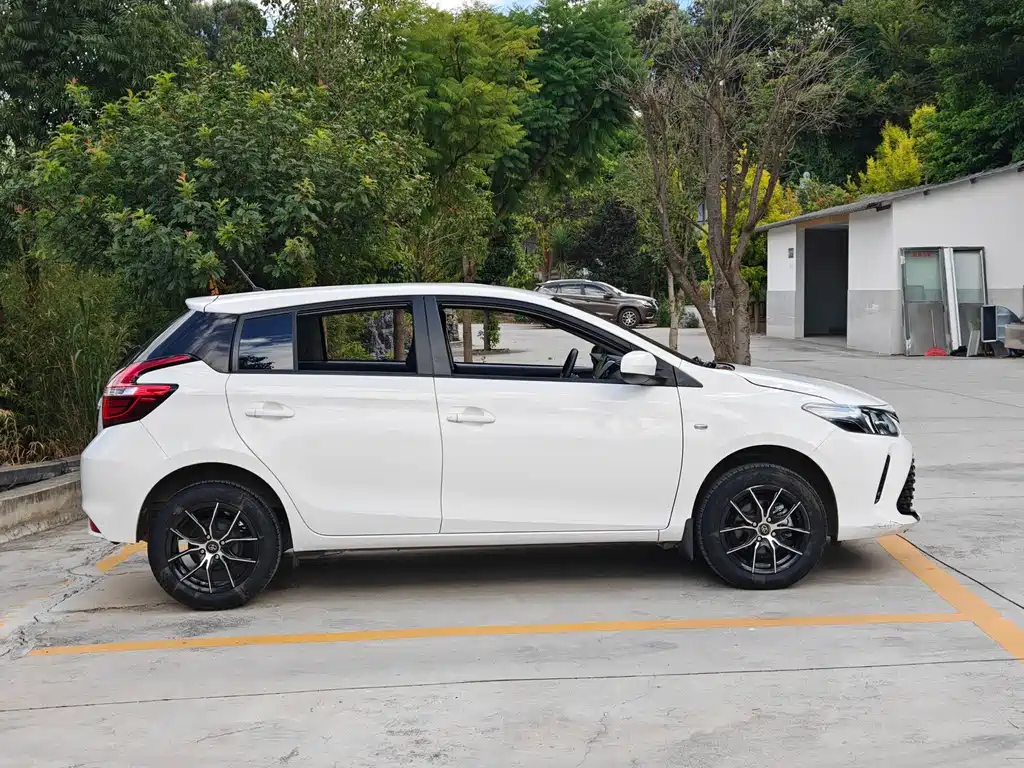 Toyota Vios FS — миниатюра 4