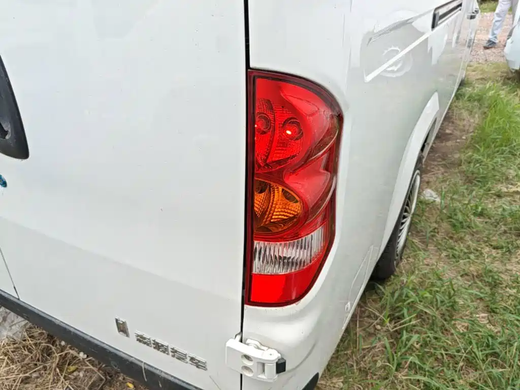 予风汽车 予风黄金仓 — миниатюра 8