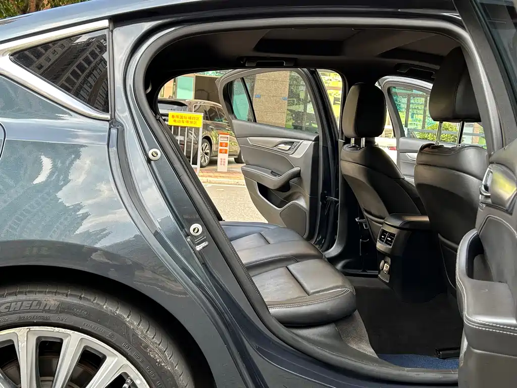 Cadillac CT5 — миниатюра 31