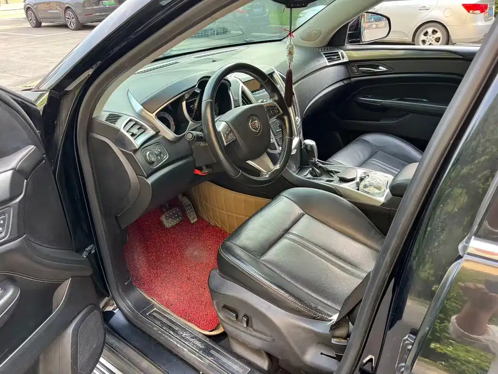 Cadillac SRX — миниатюра 4