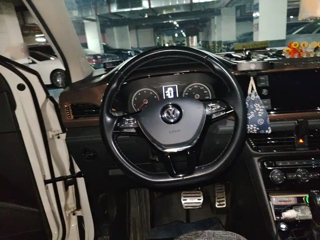 Volkswagen Tharu — миниатюра 3