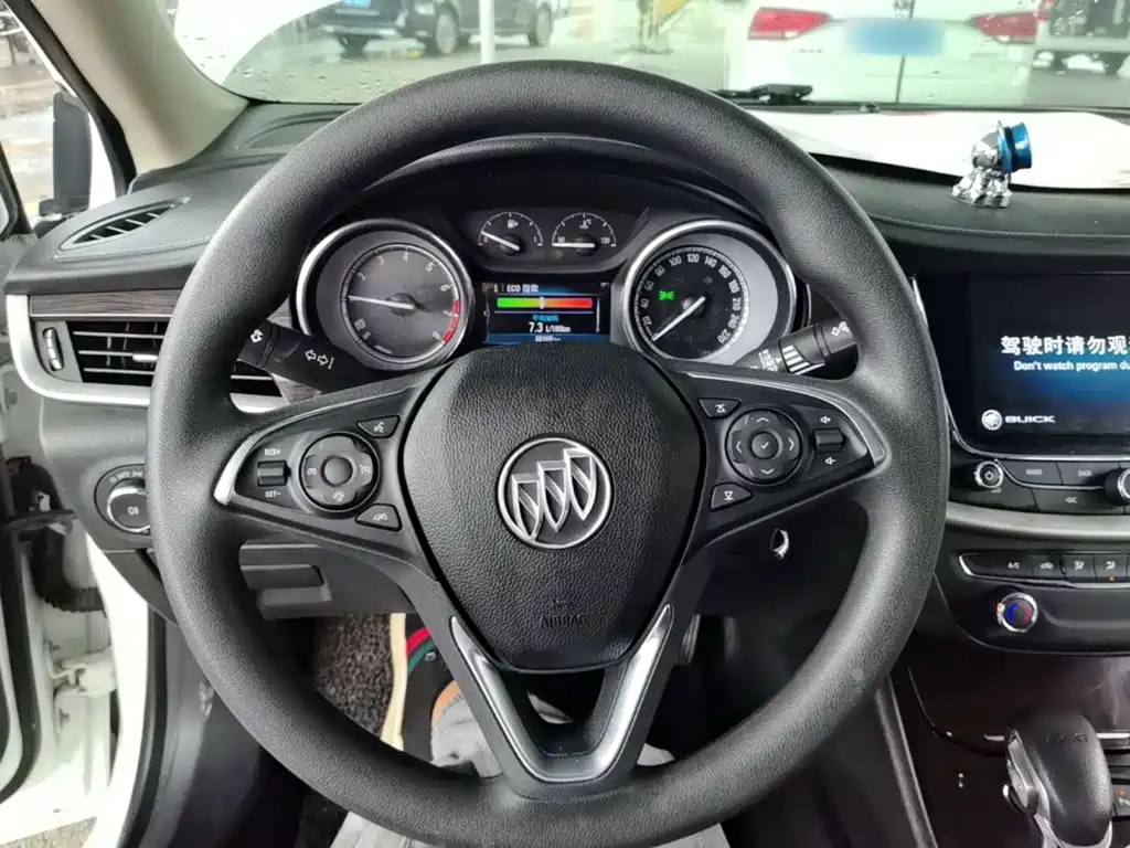 Buick Verano — миниатюра 11
