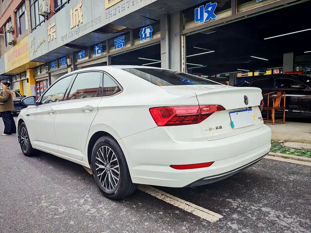 Volkswagen Sagitar 2020 200TSI DSG Comfort VI