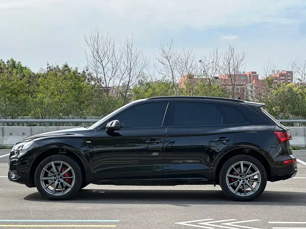 Audi Q5L 2024 40 TFSI Luxury