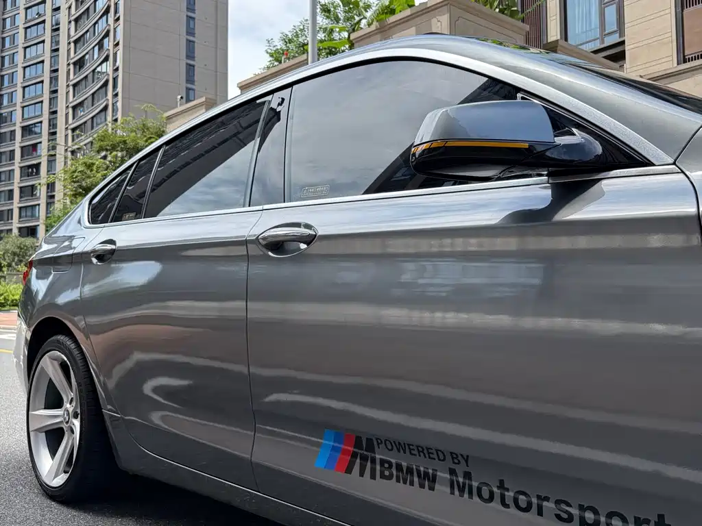 BMW 5 Series GT — миниатюра 11