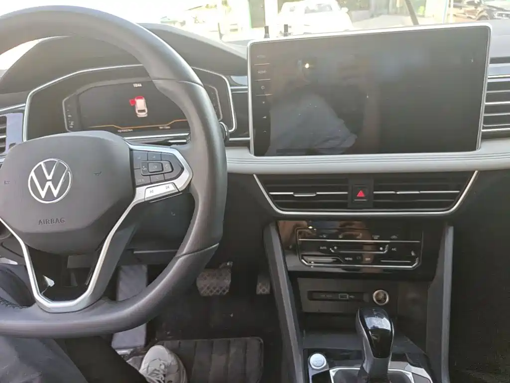 Volkswagen Tiguan L — миниатюра 10