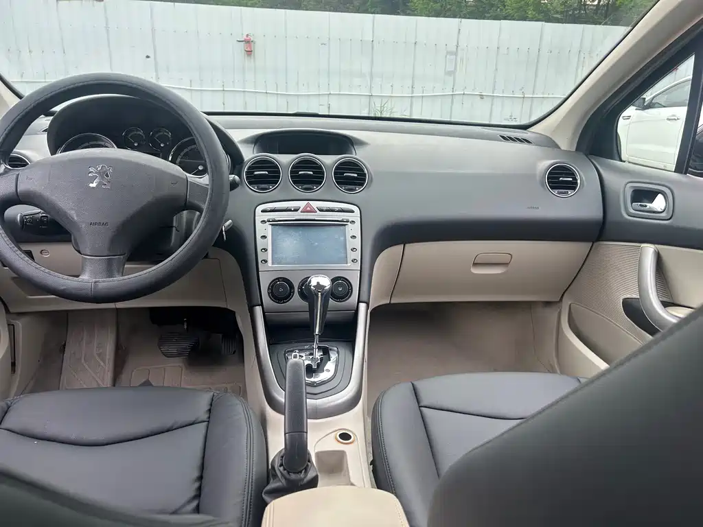 Peugeot 408 2.0L Auto Comfort Edition, фото 7