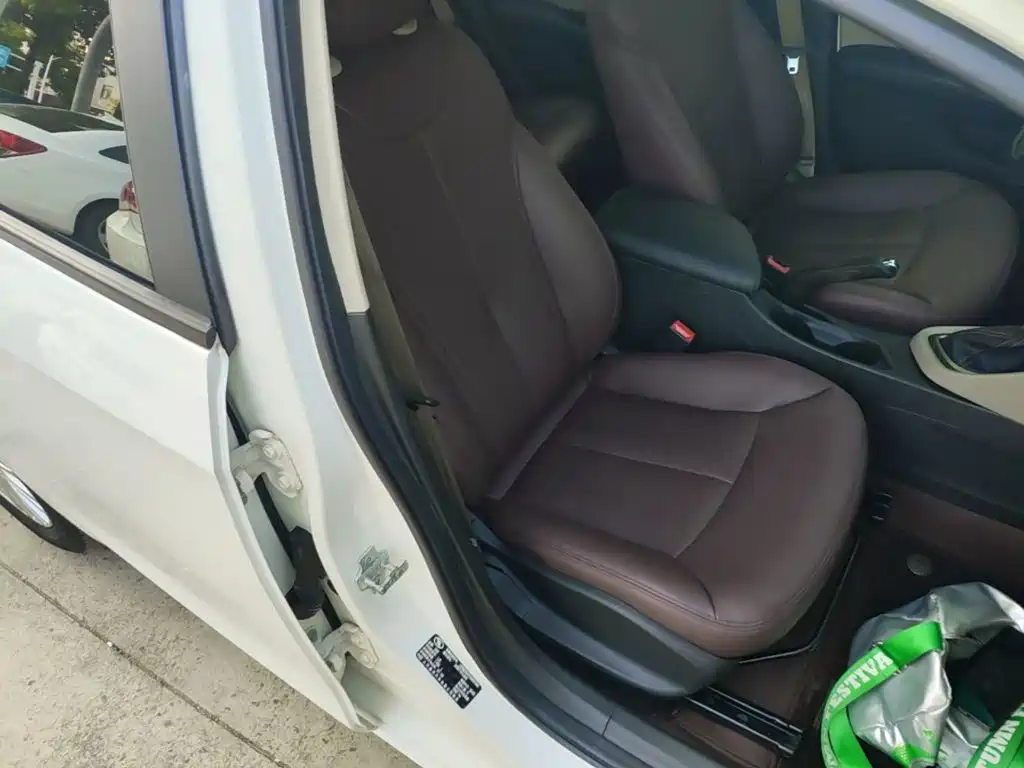 Buick Excelle — миниатюра 25