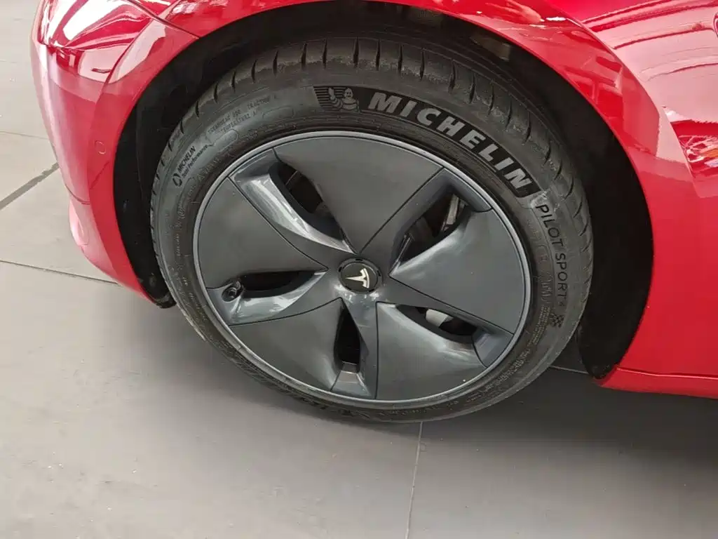 Tesla Model 3 — миниатюра 23