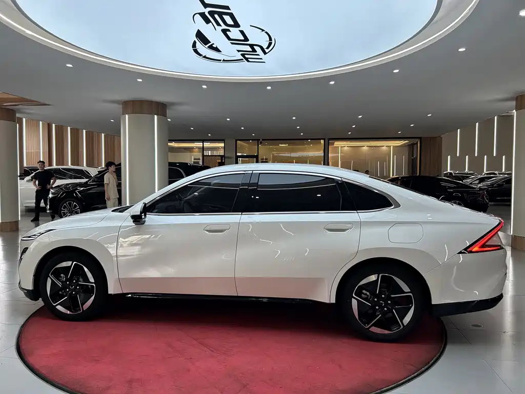 Wuling Xingguang — миниатюра 8