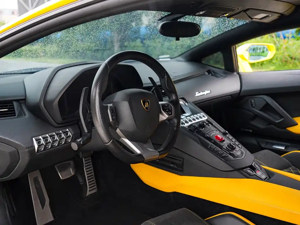 Lamborghini Aventador — миниатюра 18