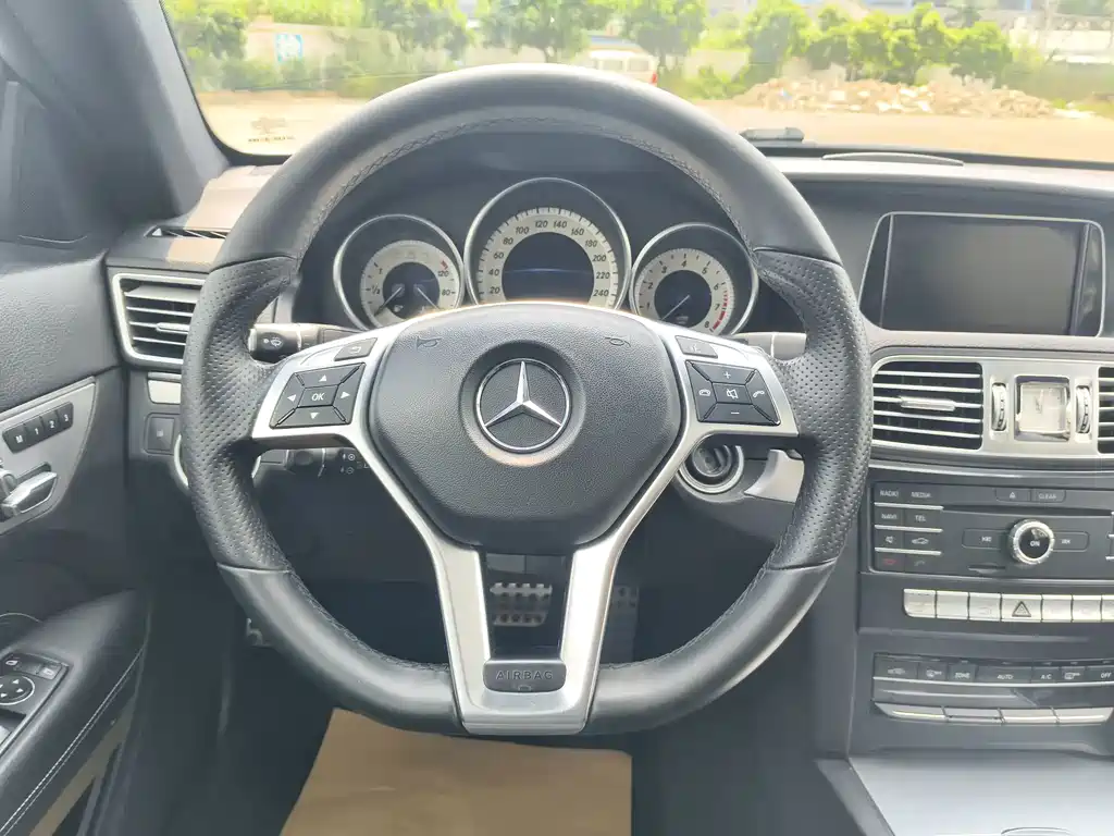 Mercedes-Benz E-Class (Import) — миниатюра 14