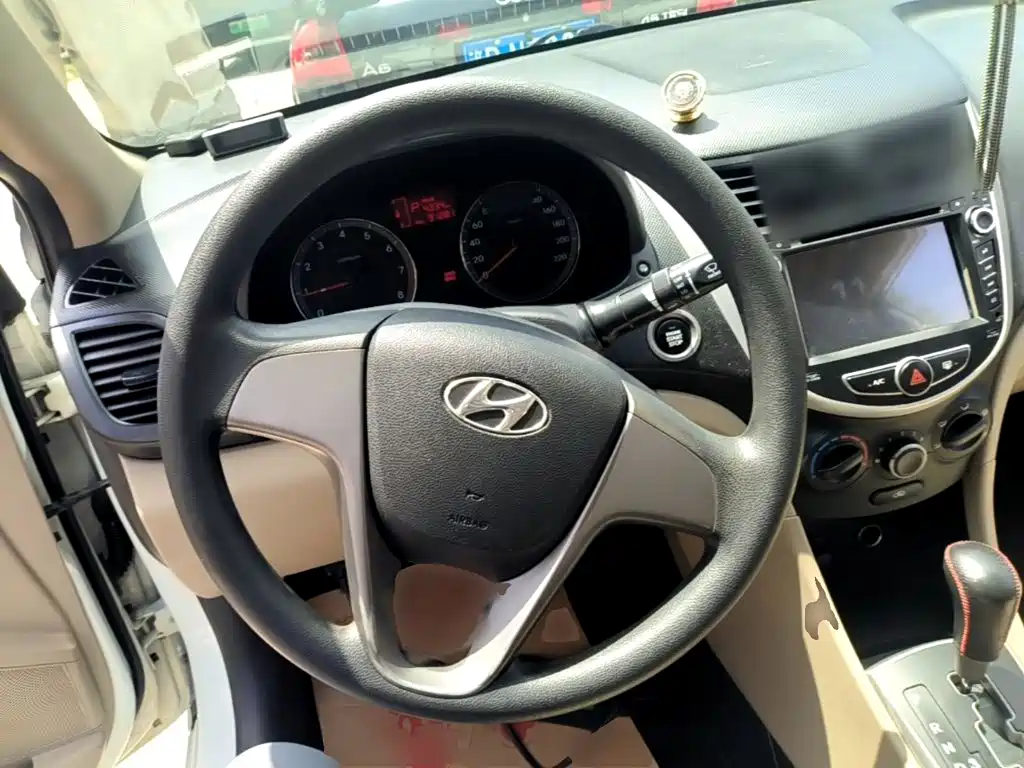 Hyundai Verna — миниатюра 11