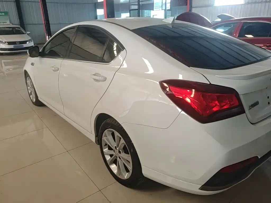 MG MG6 — миниатюра 5