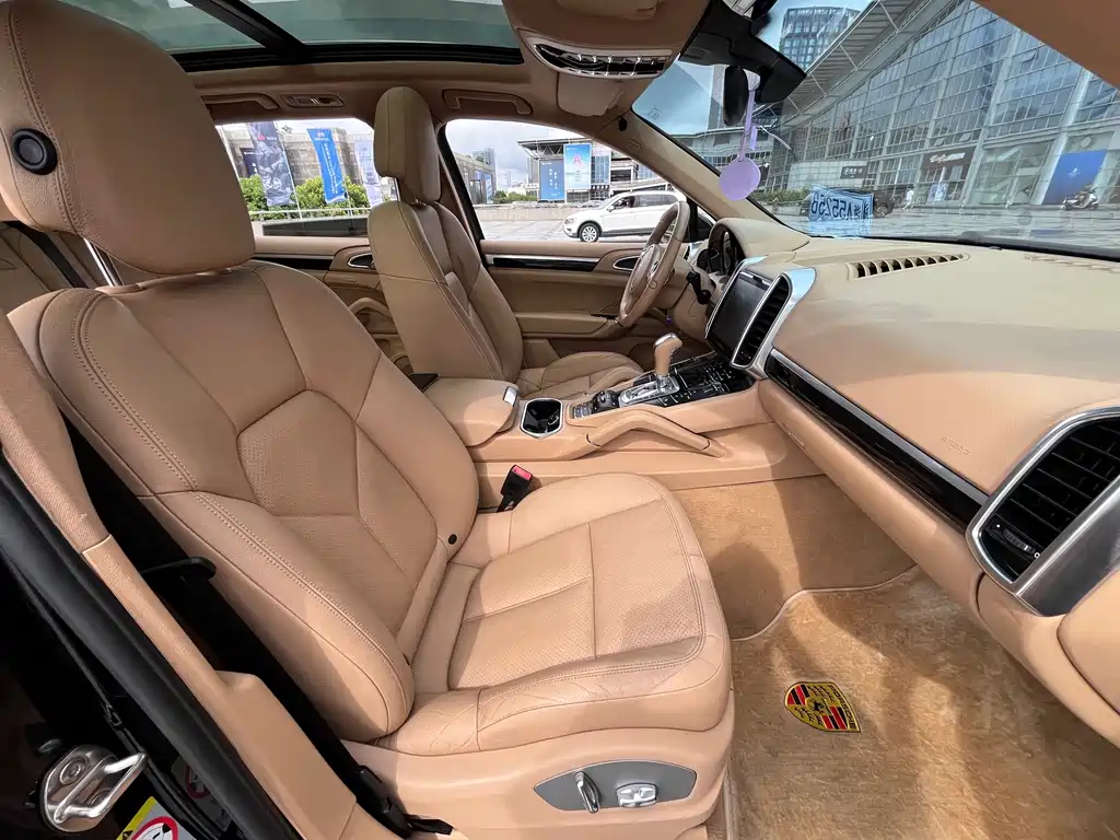 Porsche Cayenne — миниатюра 13