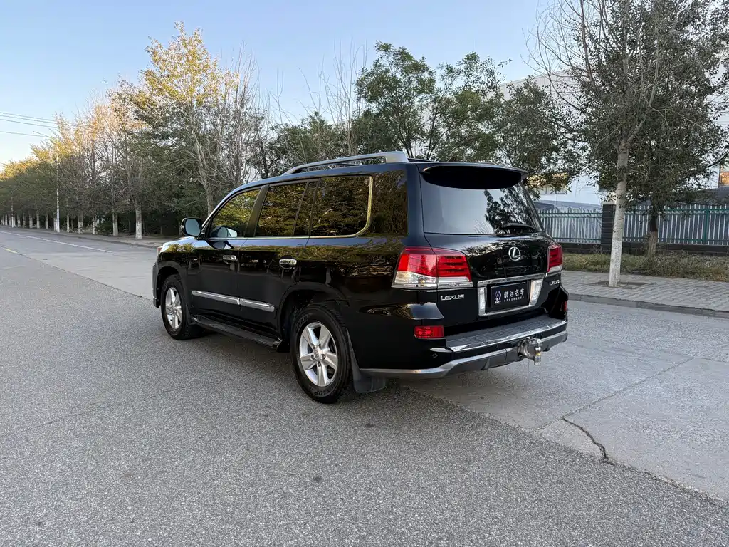 Lexus LX — миниатюра 9