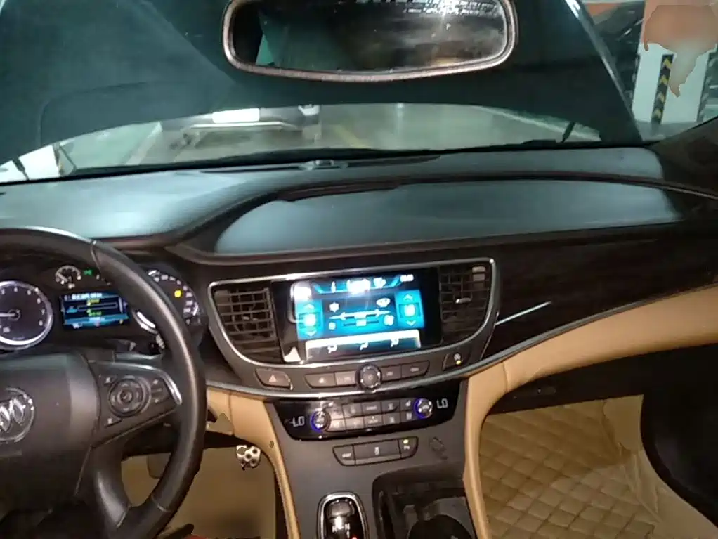 Buick LaCrosse — миниатюра 10