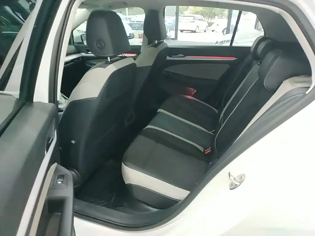 Volkswagen Golf — миниатюра 17