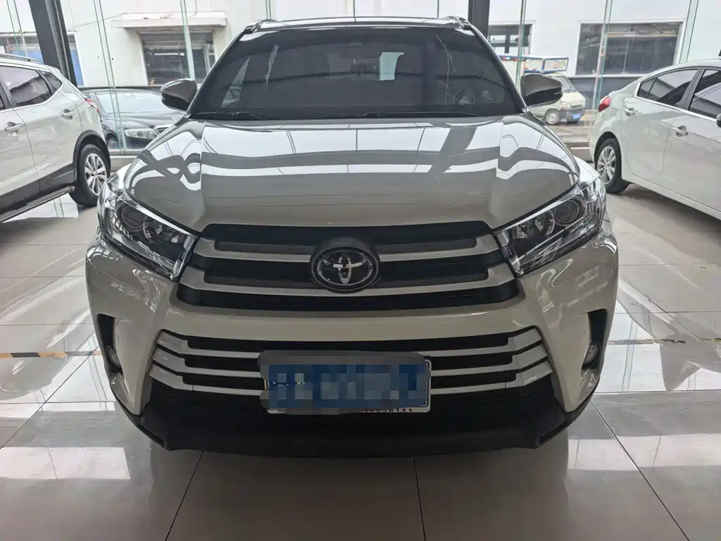 Toyota Highlander — миниатюра 2