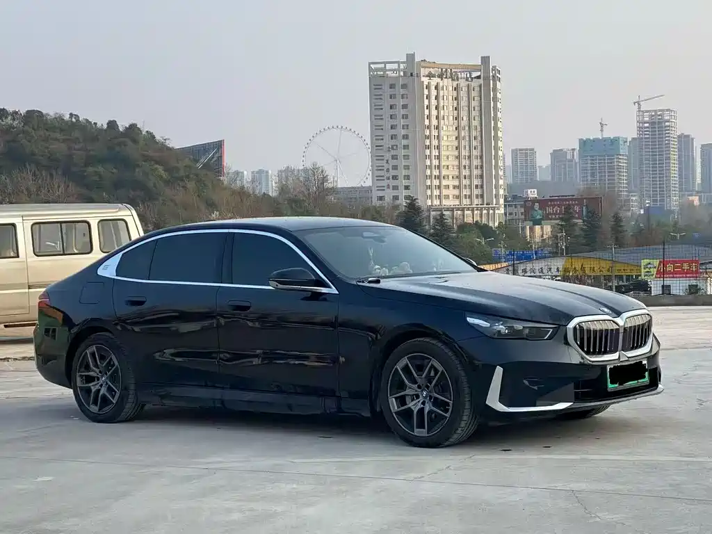 BMW I5