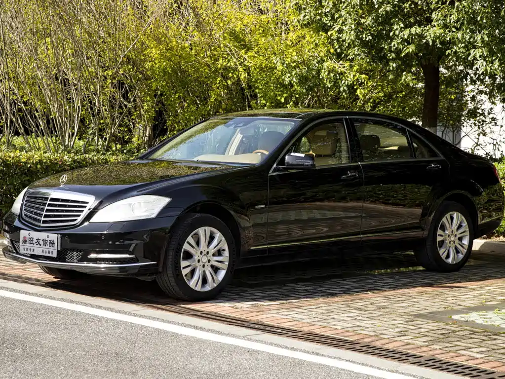 Mercedes-Benz S-Class 2011