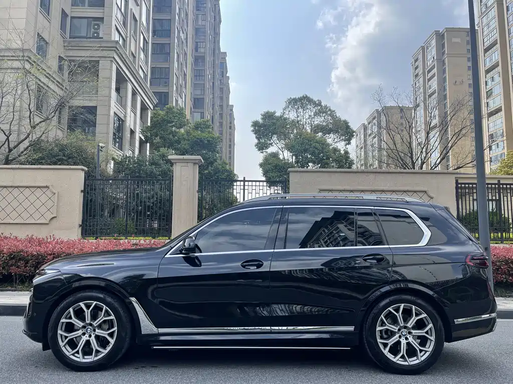 BMW X7 2023 xDrive40i Lead Luxury
