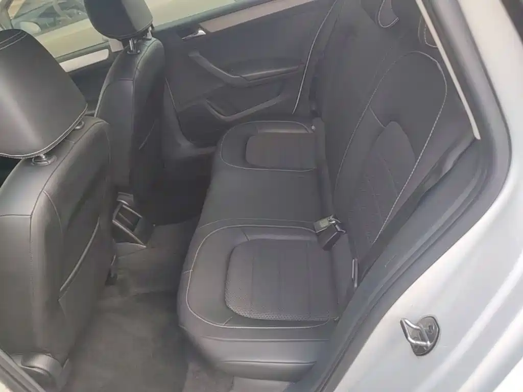 Skoda Rapid Spaceback — миниатюра 17