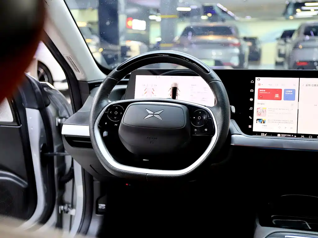 XPeng P7 — миниатюра 12