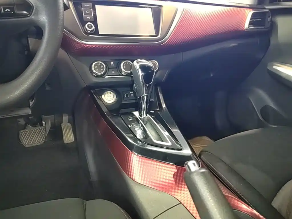 Nissan Bluebird — миниатюра 14