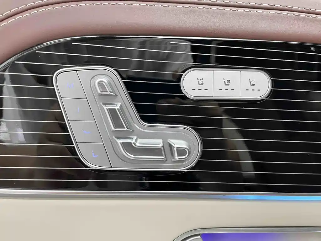 Mercedes-Benz GLS — миниатюра 10